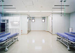 保利病院　救急処置室